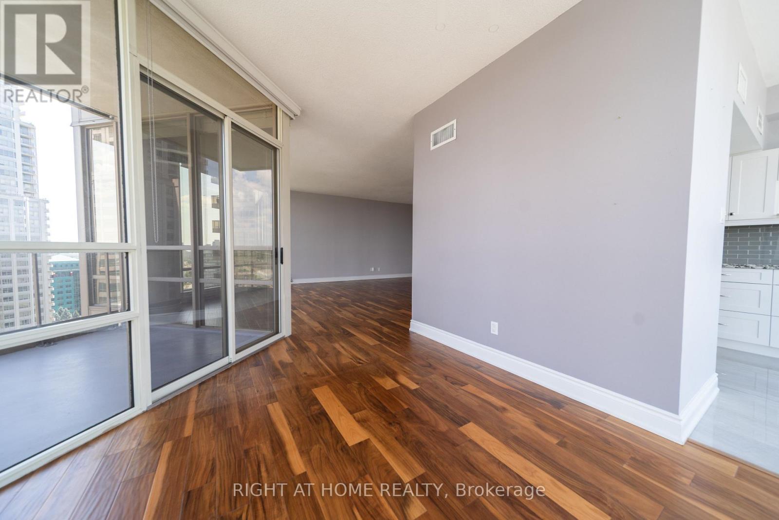 1910 - 45 Kingsbridge Garden Circle, Mississauga, Ontario  L5R 3K4 - Photo 7 - W14122954