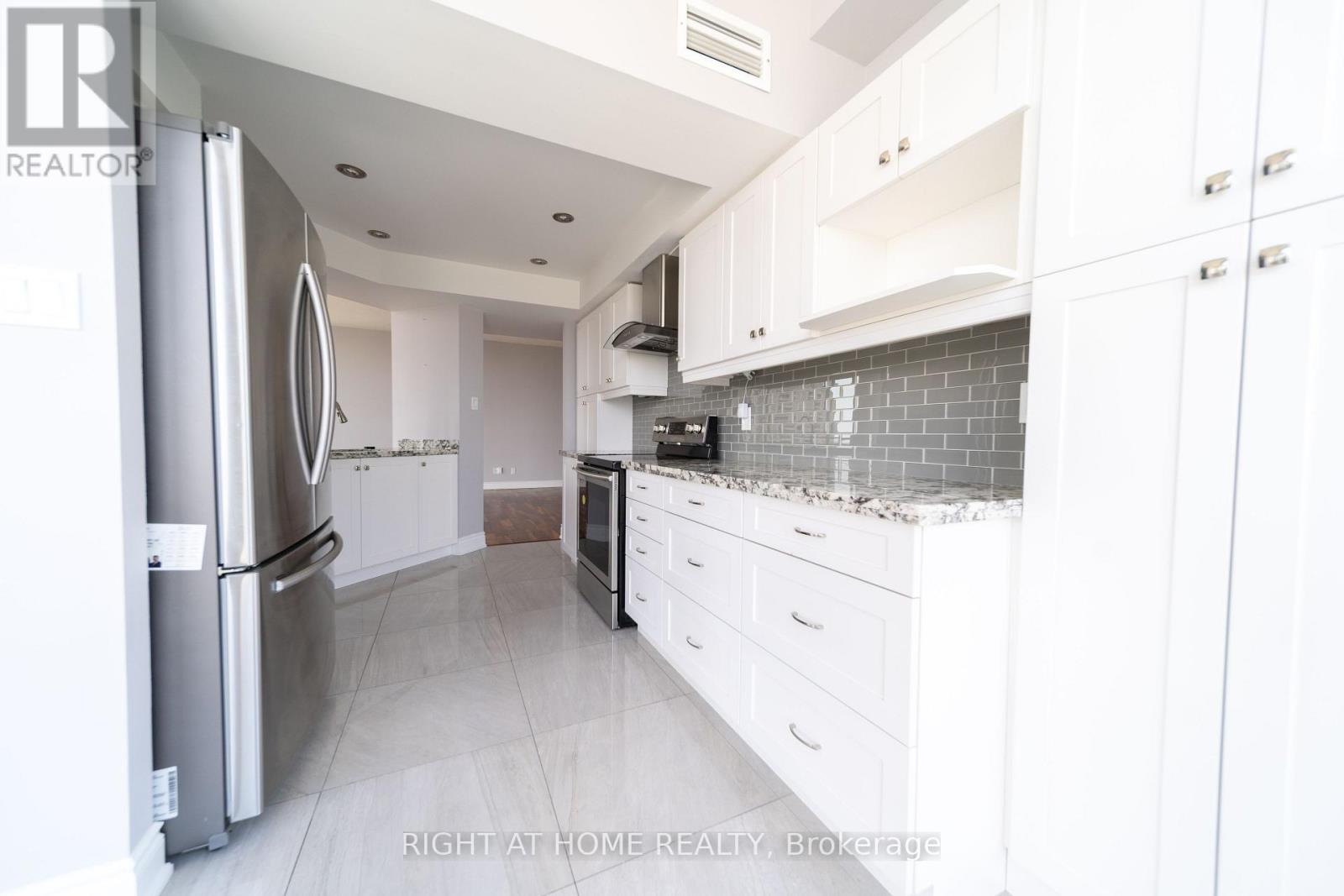 1910 - 45 Kingsbridge Garden Circle, Mississauga, Ontario  L5R 3K4 - Photo 9 - W14122954