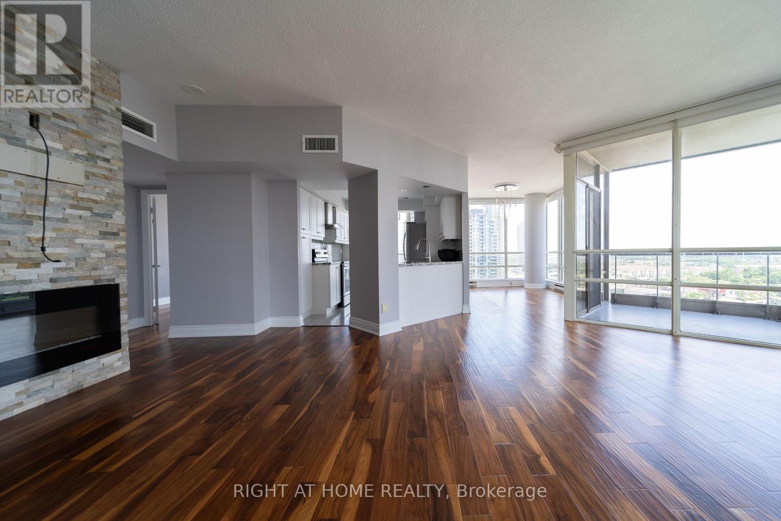 1910 - 45 Kingsbridge Garden Circle, Mississauga, Ontario  L5R 3K4 - Photo 4 - W14122956