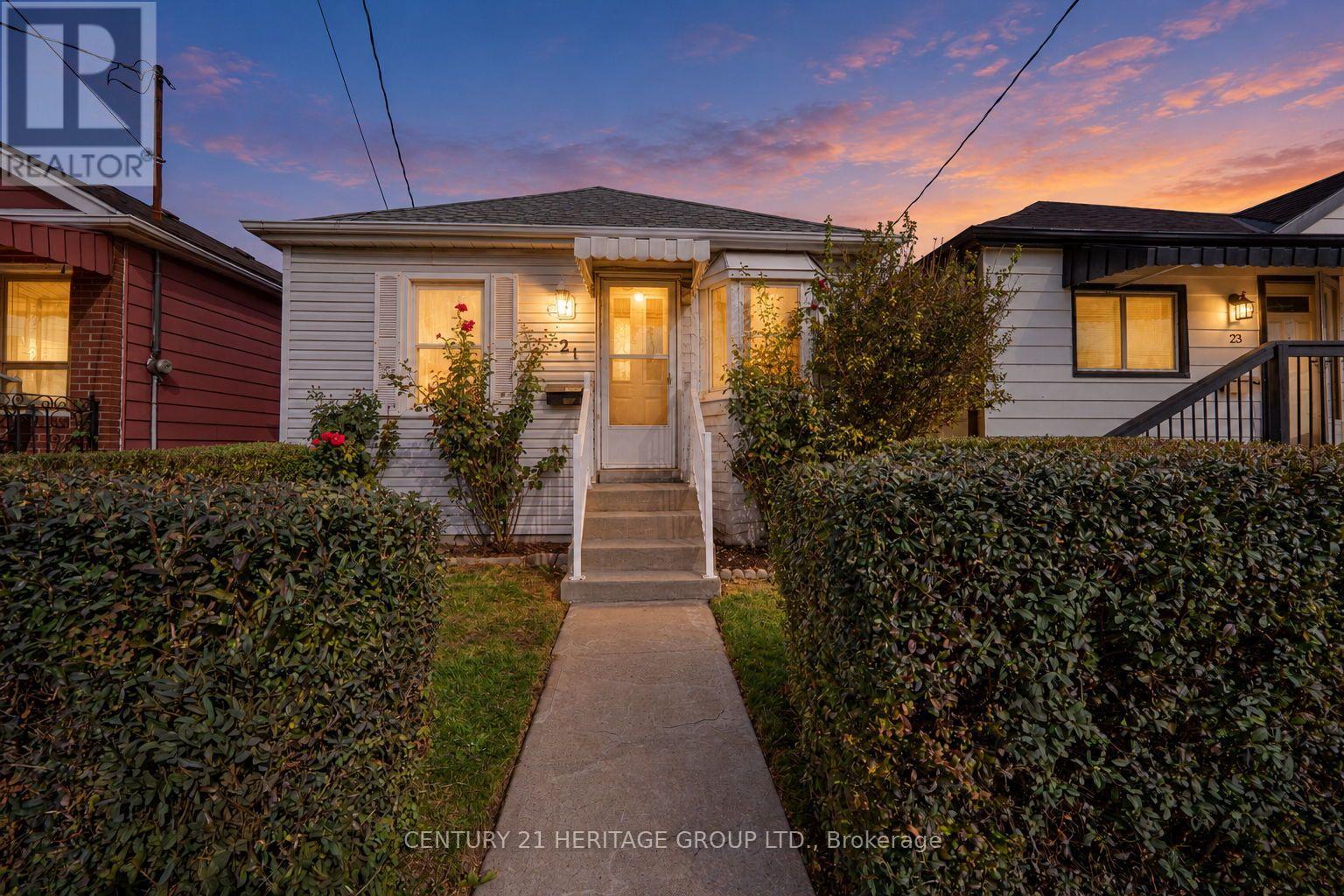 21 HARRISON AVENUE, Hamilton, Ontario