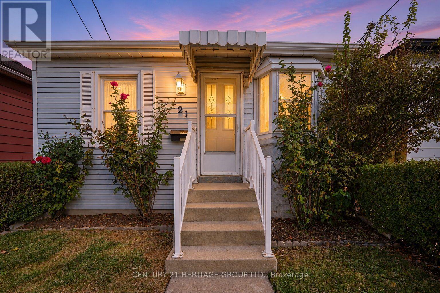 21 Harrison Avenue, Hamilton, Ontario  L8H 2Z8 - Photo 3 - X14122914