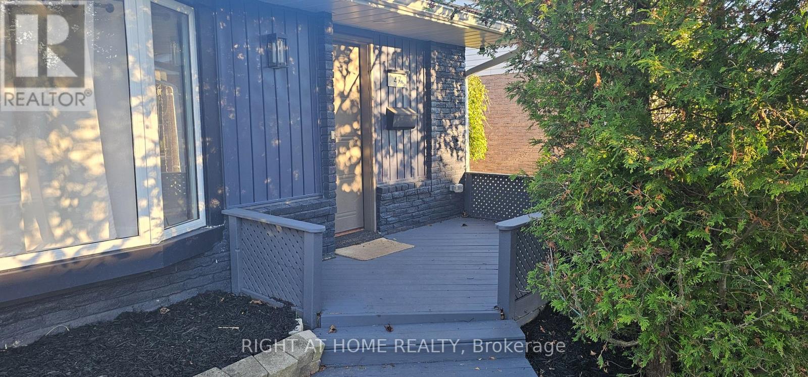 47 Simpson Avenue, Clarington, Ontario  L1C 3M5 - Photo 4 - E14114838