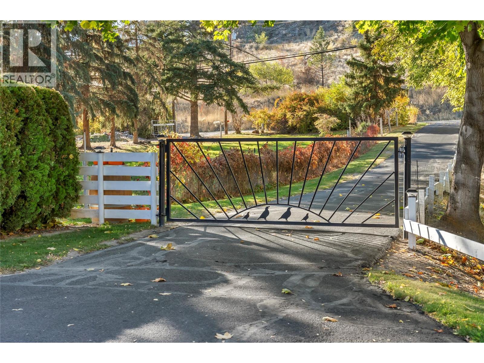 1005 West Bench Drive, Penticton, British Columbia  V2A 8Y4 - Photo 6 - 10404535