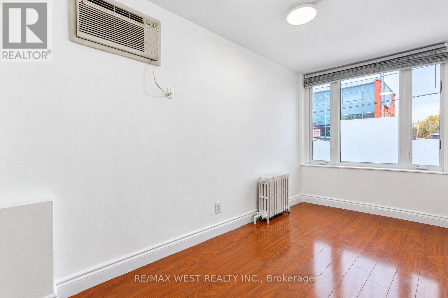 203 Islington Avenue, Toronto, Ontario  M8V 3B8 - Photo 13 - W14122974