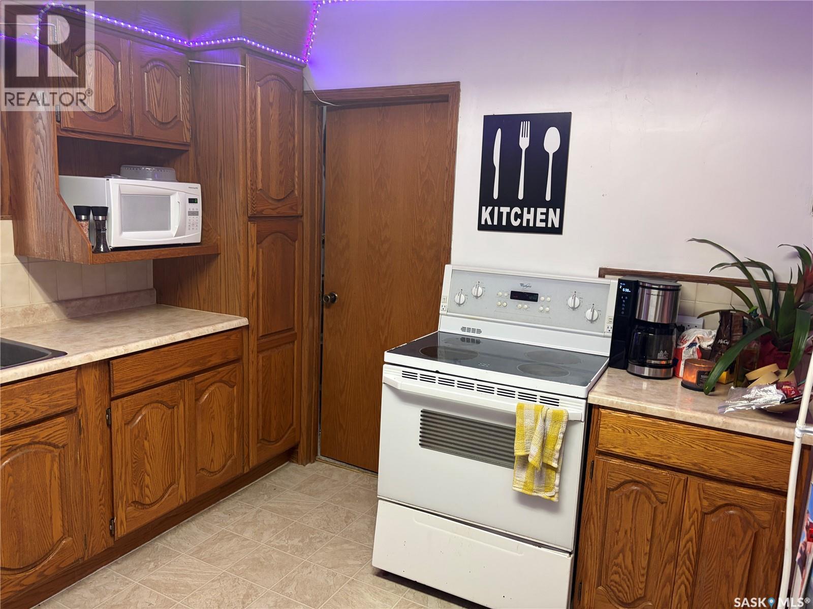 215 Indal Street, Elfros, Saskatchewan  S0A 0V0 - Photo 8 - SK052053