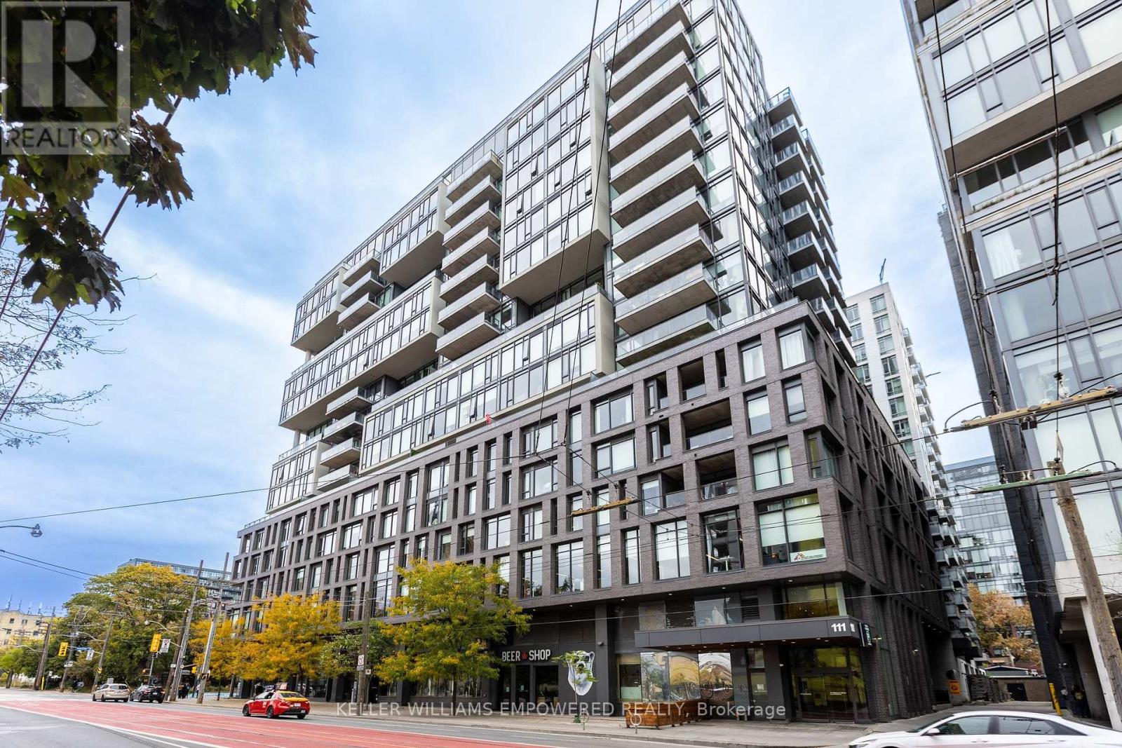 717 - 111 BATHURST STREET, Toronto, Ontario