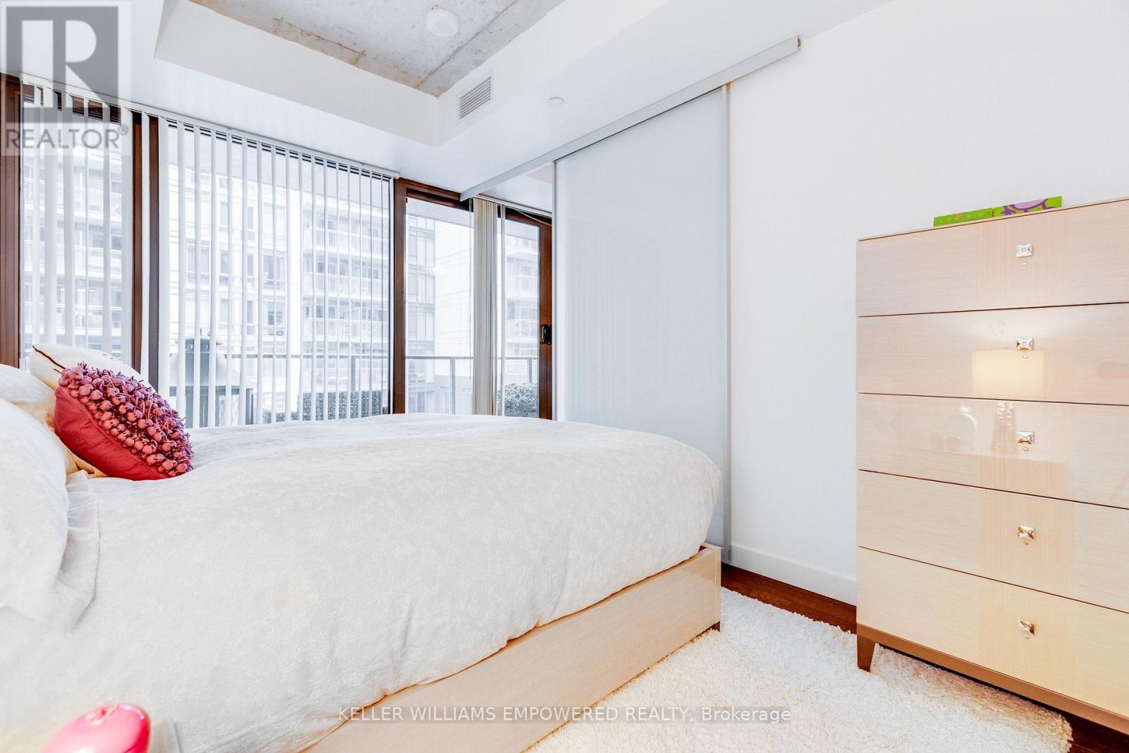 717 - 111 Bathurst Street, Toronto, Ontario  M5V 0M9 - Photo 16 - C14122986
