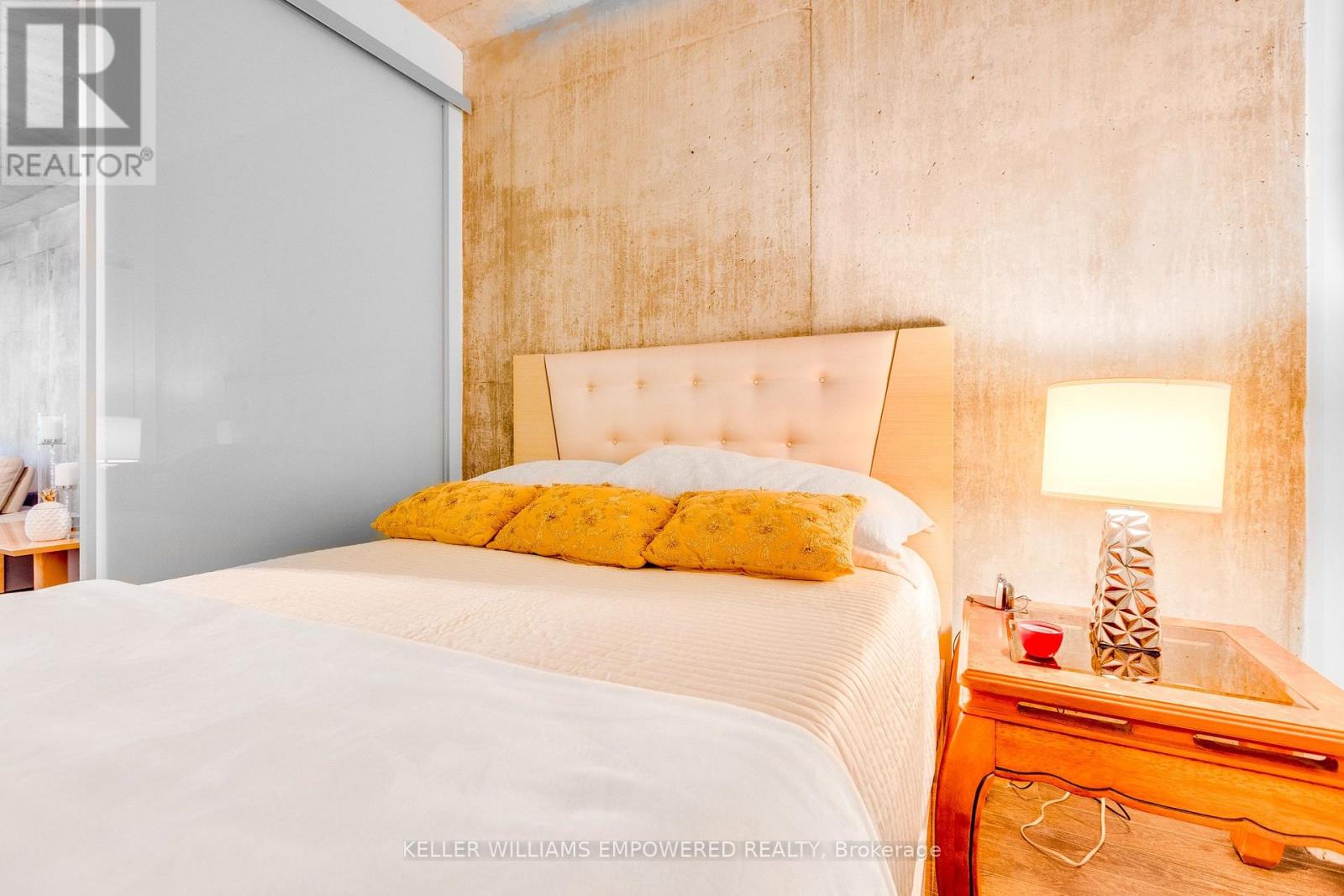 717 - 111 Bathurst Street, Toronto, Ontario  M5V 0M9 - Photo 17 - C14122986