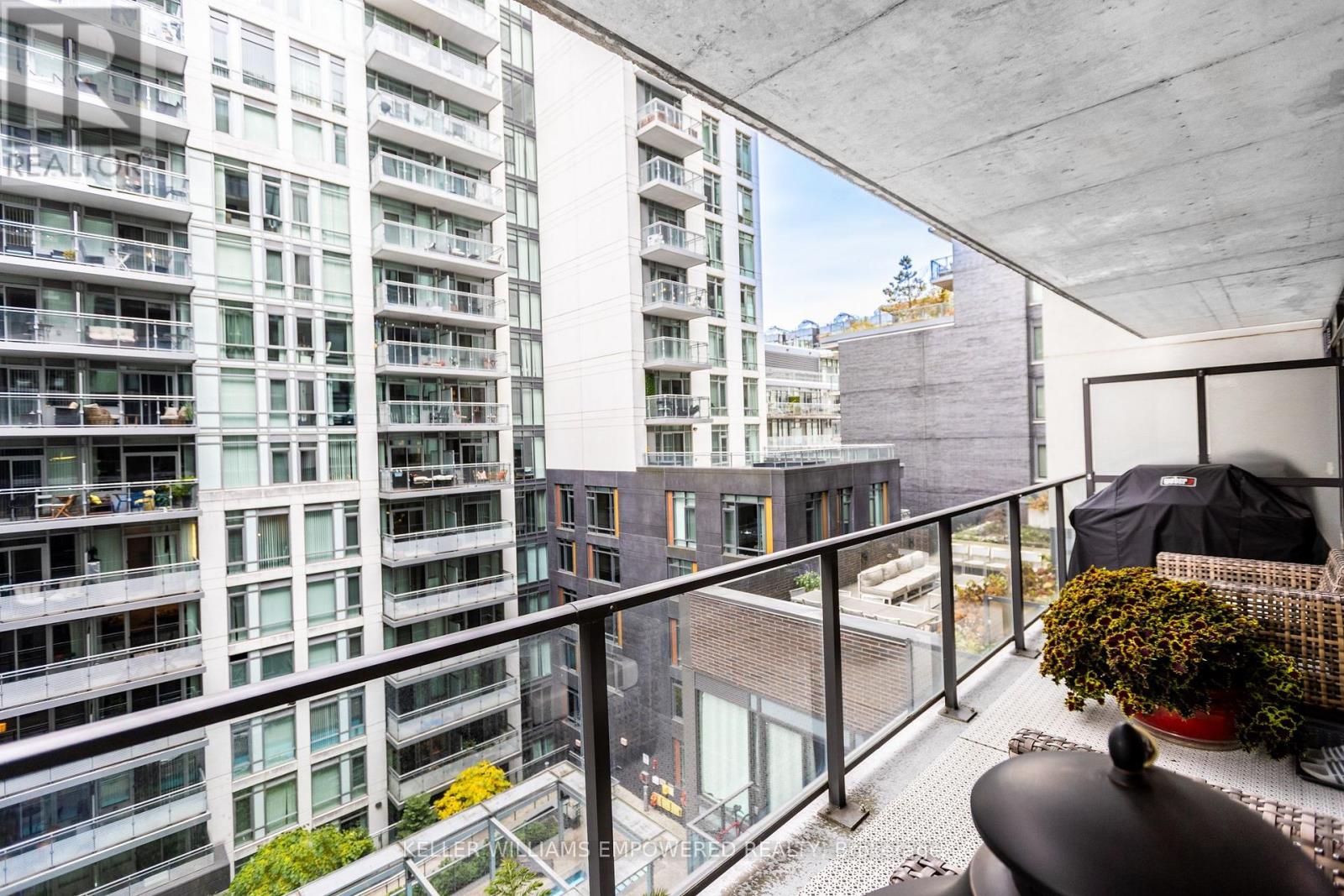 717 - 111 Bathurst Street, Toronto, Ontario  M5V 0M9 - Photo 21 - C14122986