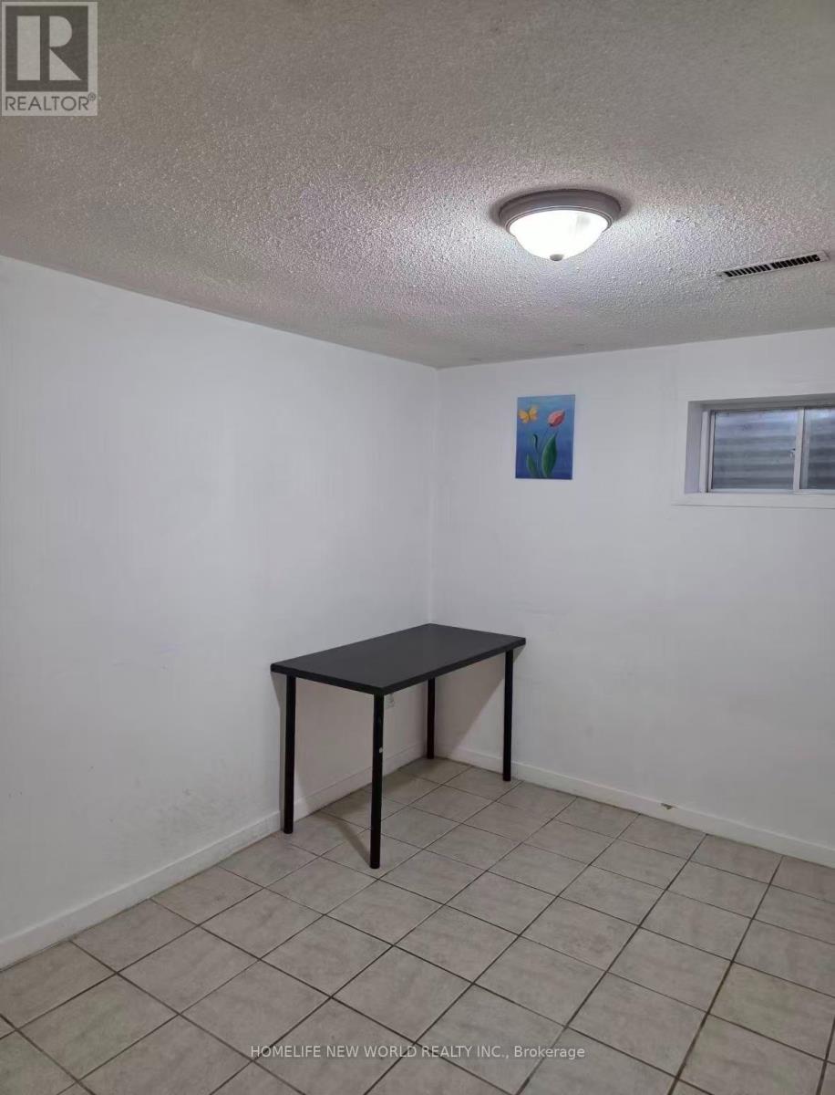 Lower - 32 Greyhound Drive, Toronto, Ontario  M2H 1K3 - Photo 5 - C14122990