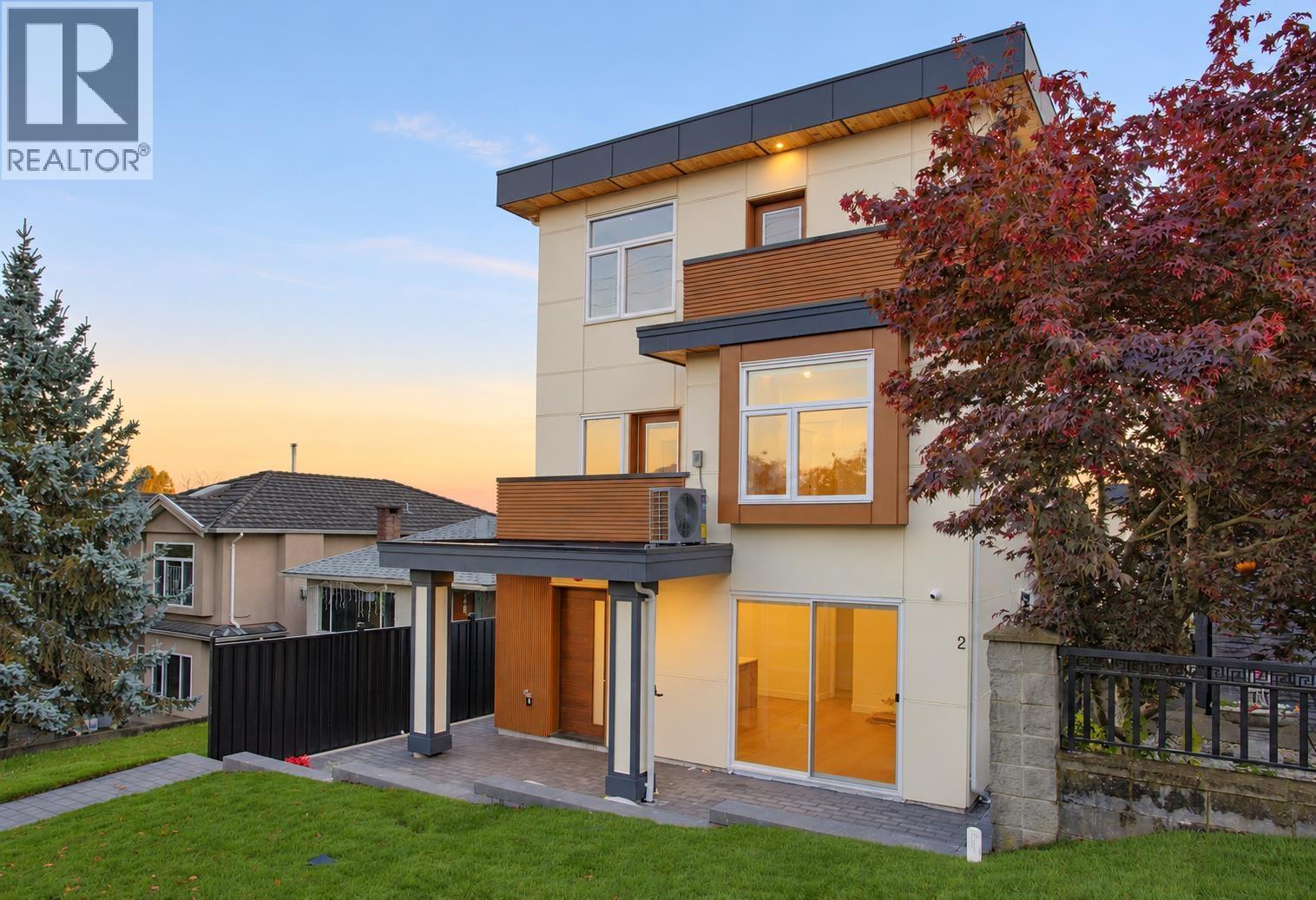 1 3034 E 5TH AVENUE, Vancouver, British Columbia