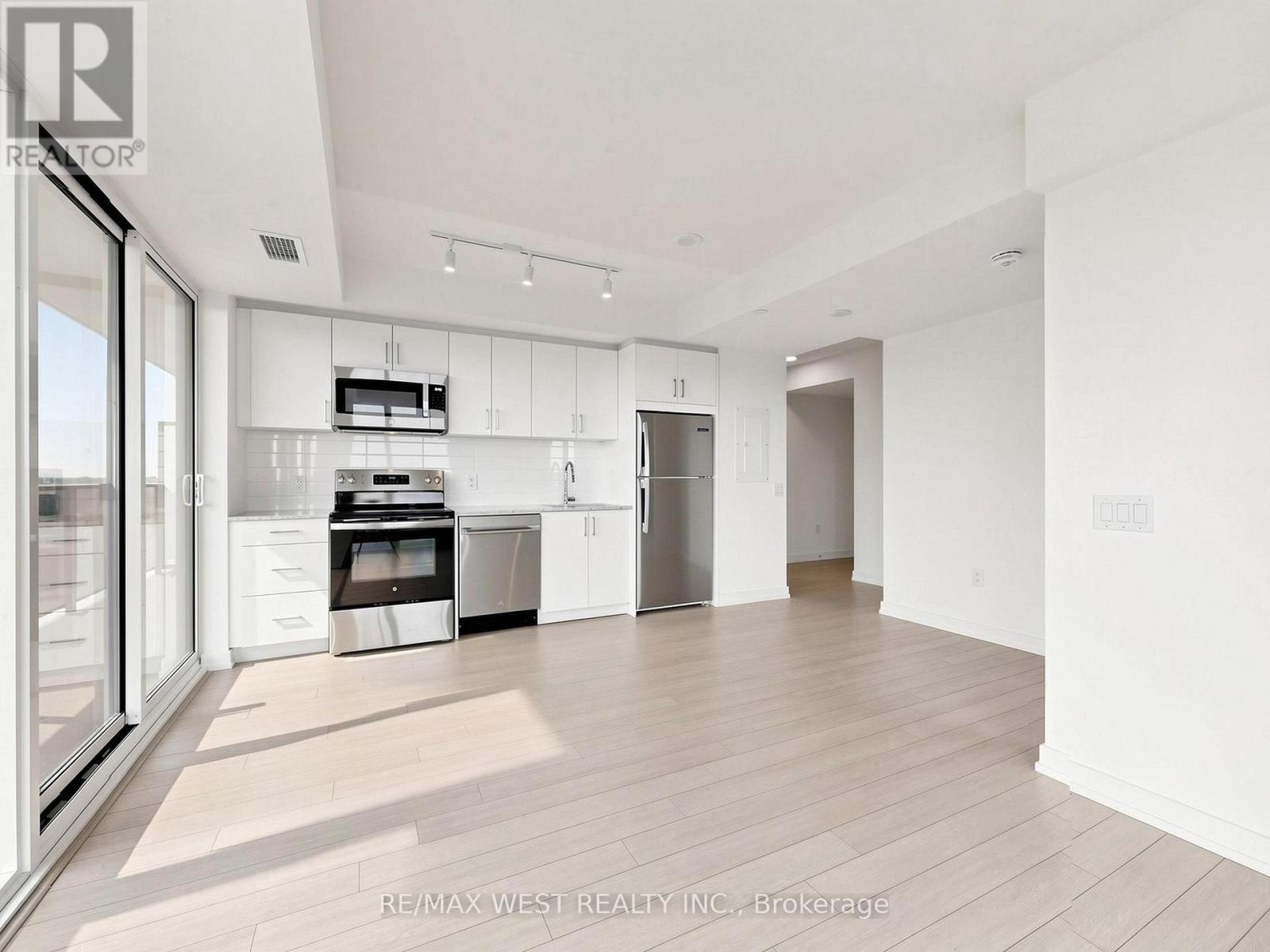 1115 - 4010 Eglinton Avenue W, Toronto, Ontario  M9A 0G5 - Photo 3 - W14122978