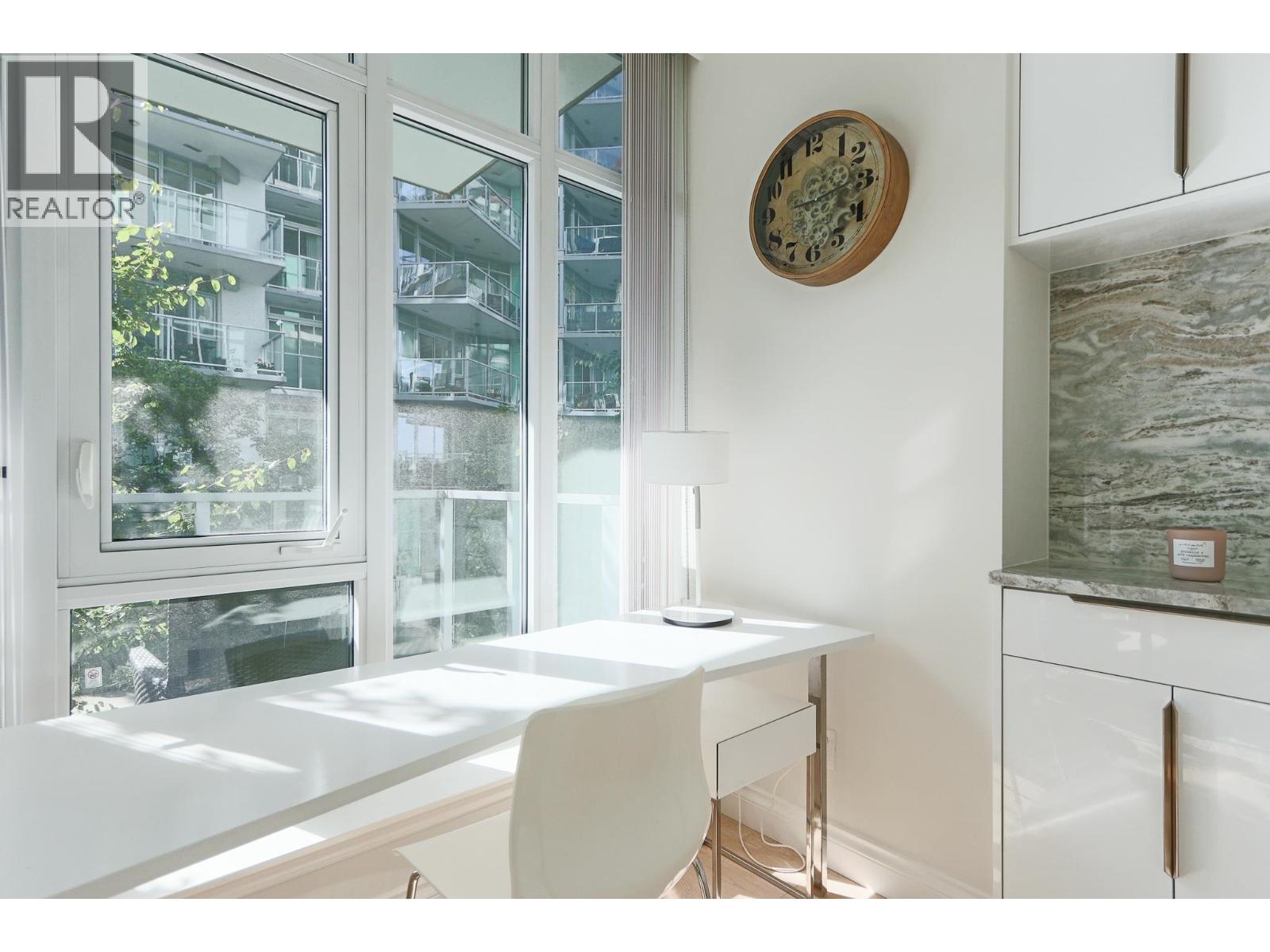 211 185 Victory Ship Way, North Vancouver, British Columbia  V7L 0B2 - Photo 10 - R3178725