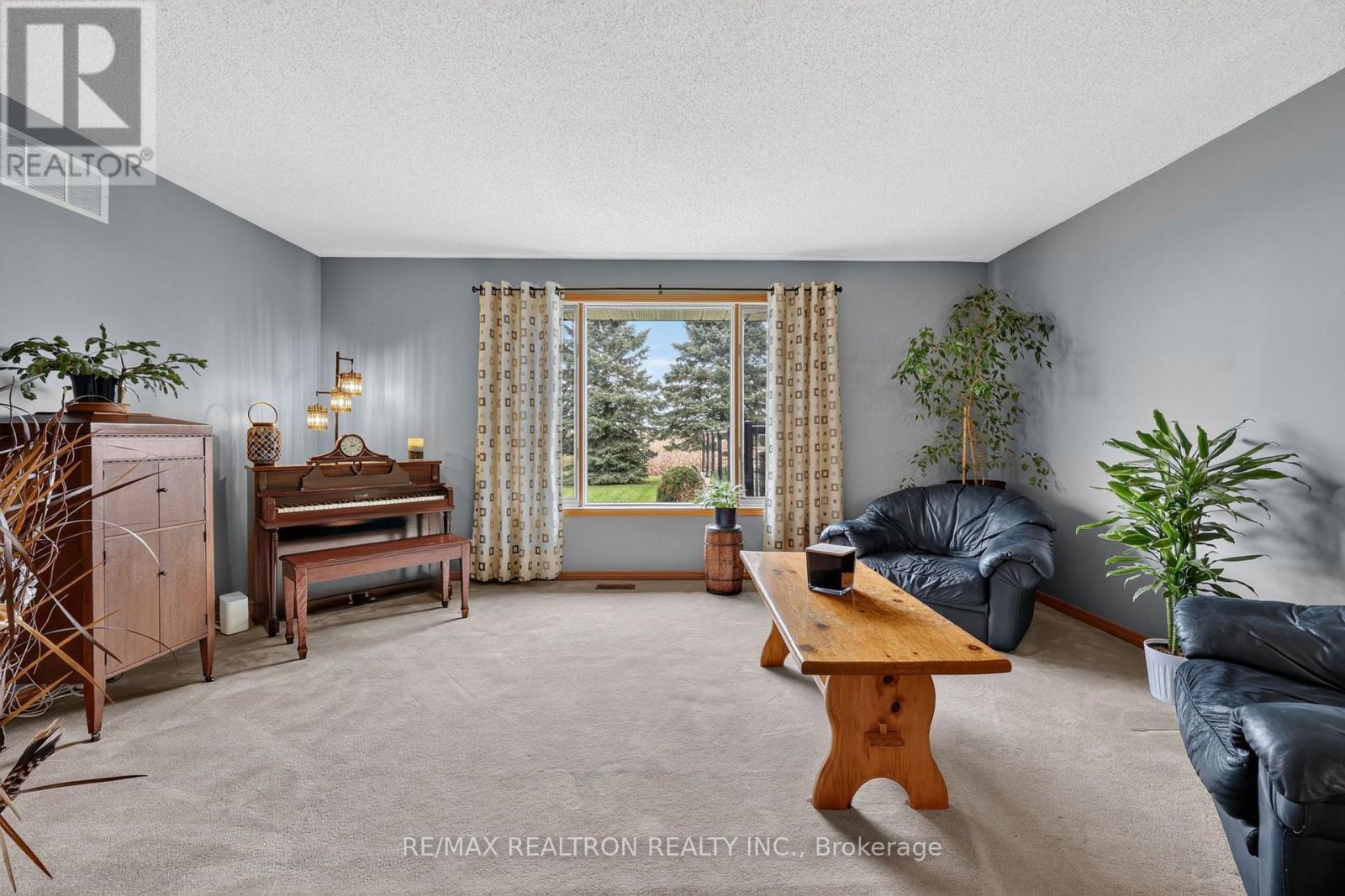 2108 Innisfil Beach Road, Innisfil, Ontario  L9S 4B9 - Photo 11 - N14123018