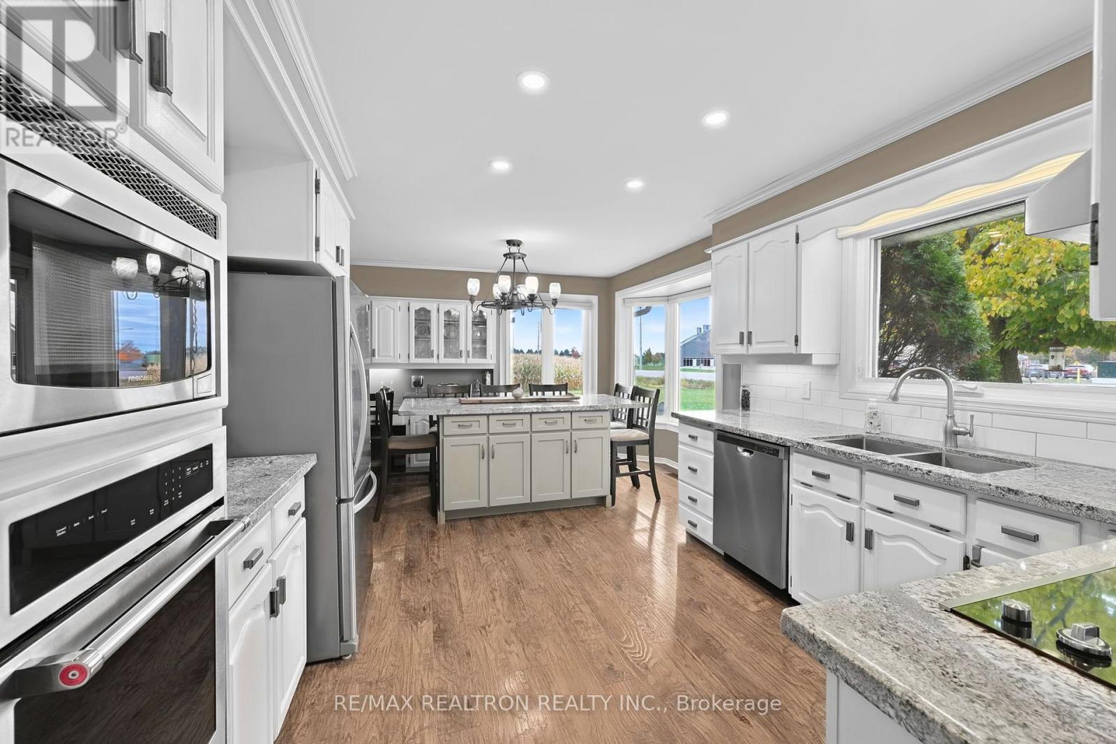 2108 Innisfil Beach Road, Innisfil, Ontario  L9S 4B9 - Photo 21 - N14123018