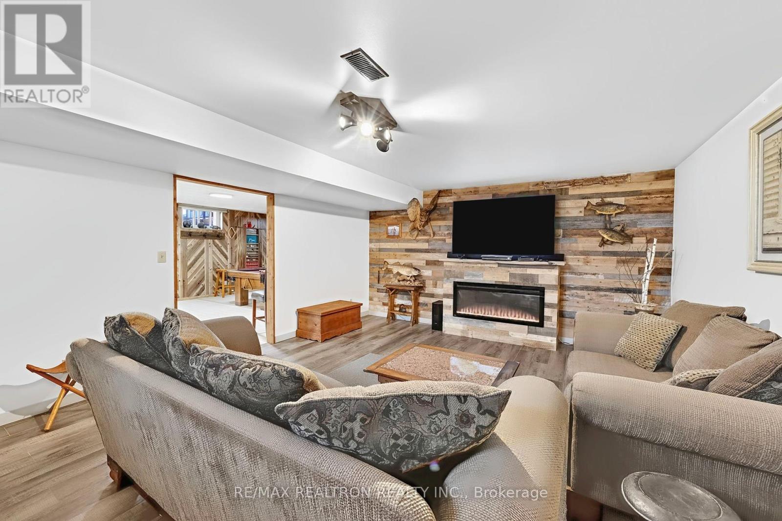 2108 Innisfil Beach Road, Innisfil, Ontario  L9S 4B9 - Photo 39 - N14123018