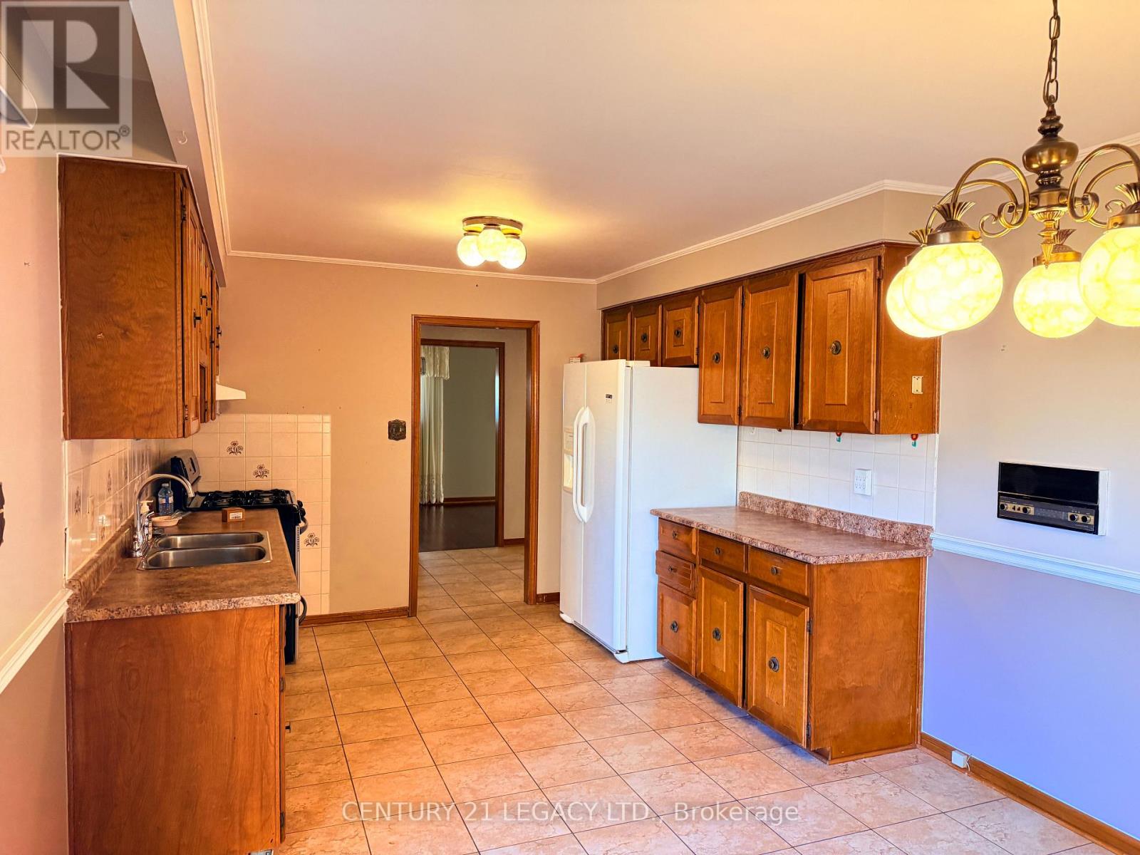 (Upper) - 78 Panorama Crescent, Brampton, Ontario L6S 3T9 - Photo 9 - W14123024