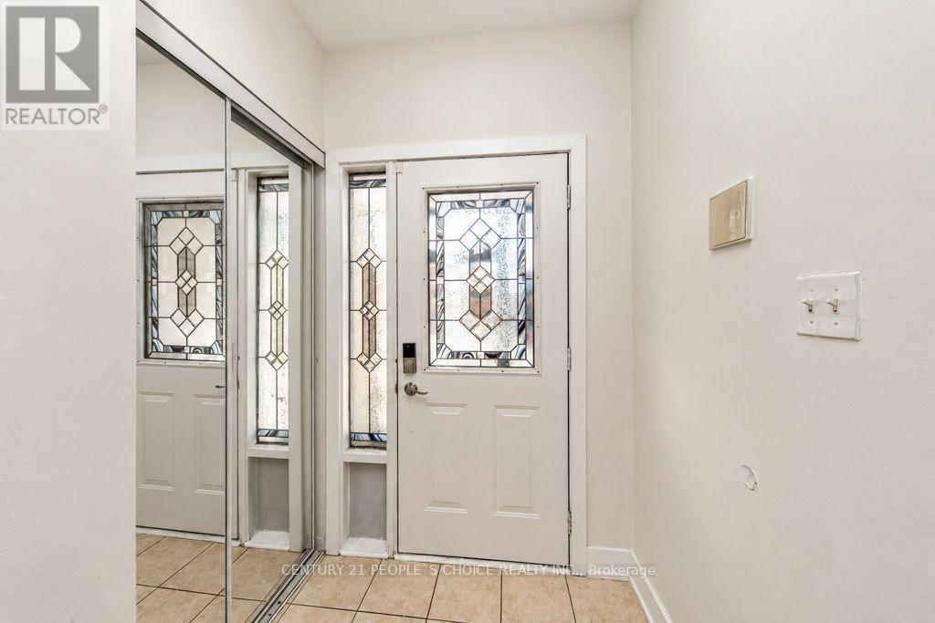 17 Corvette Court, Brampton, Ontario  L7A 2H7 - Photo 11 - W14094582