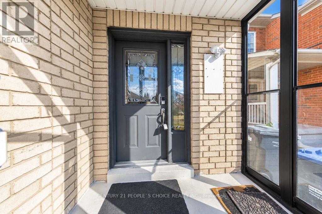 17 Corvette Court, Brampton, Ontario  L7A 2H7 - Photo 4 - W14094582