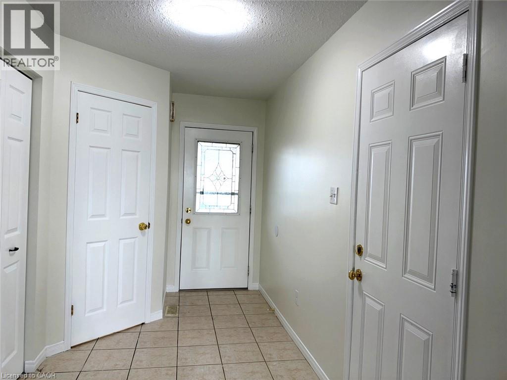 219 Britton Place Unit# #main, Kitchener, Ontario  N2C 2T3 - Photo 2 - 40874534