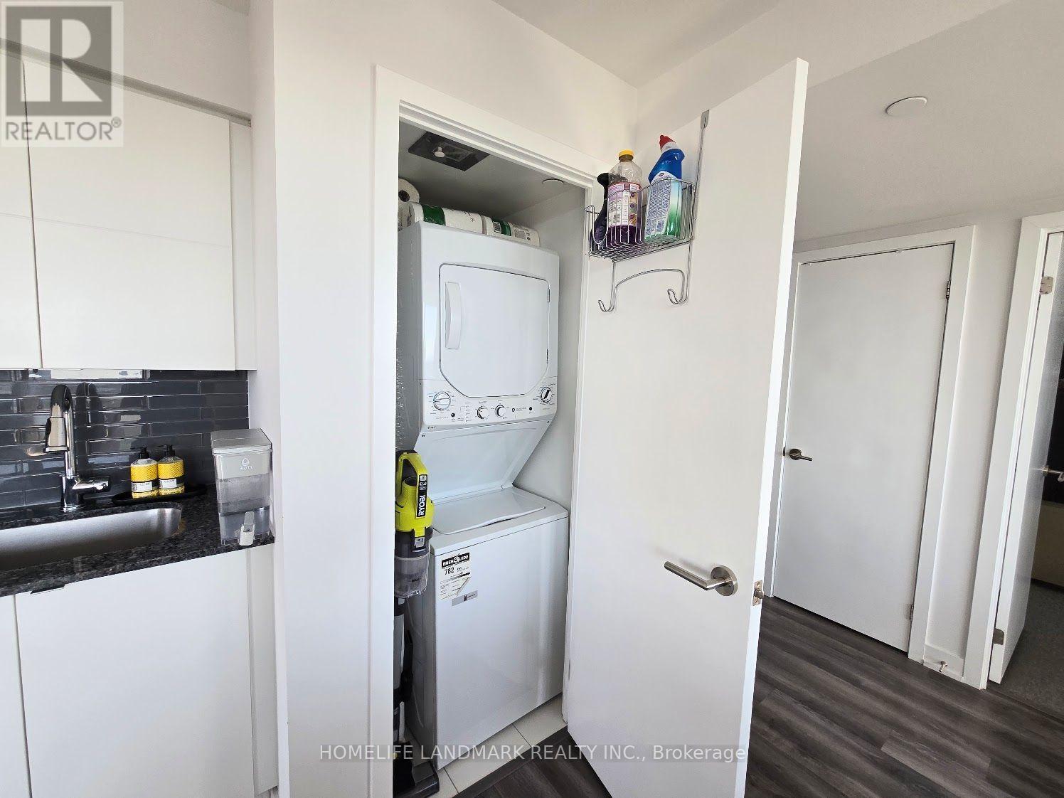 1017 - 120 Varna Drive, Toronto, Ontario  M6A 0B3 - Photo 19 - C14123040