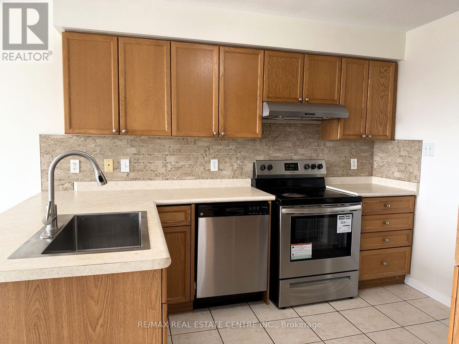 219 Britton Place, Kitchener, Ontario  N2C 2T3 - Photo 8 - X14123048