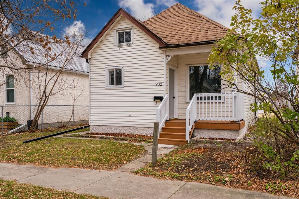 902 Alfred Avenue, Winnipeg, Manitoba  R2X 0T9 - Photo 0 - 202626700