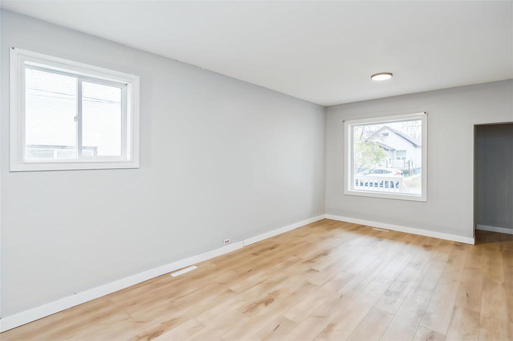 902 Alfred Avenue, Winnipeg, Manitoba  R2X 0T9 - Photo 5 - 202626700