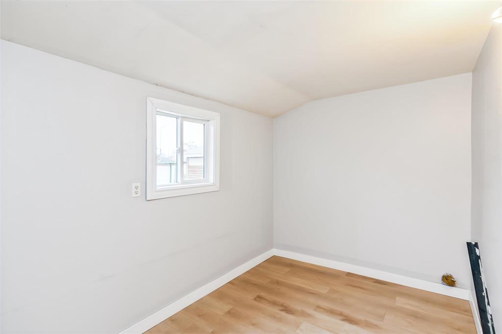 902 Alfred Avenue, Winnipeg, Manitoba  R2X 0T9 - Photo 17 - 202626700