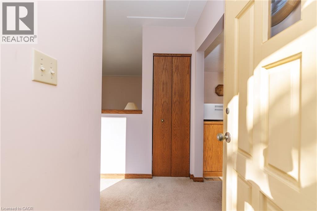 18 Sycamore Street, Hamilton, Ontario  L8T 3N7 - Photo 5 - 40874567