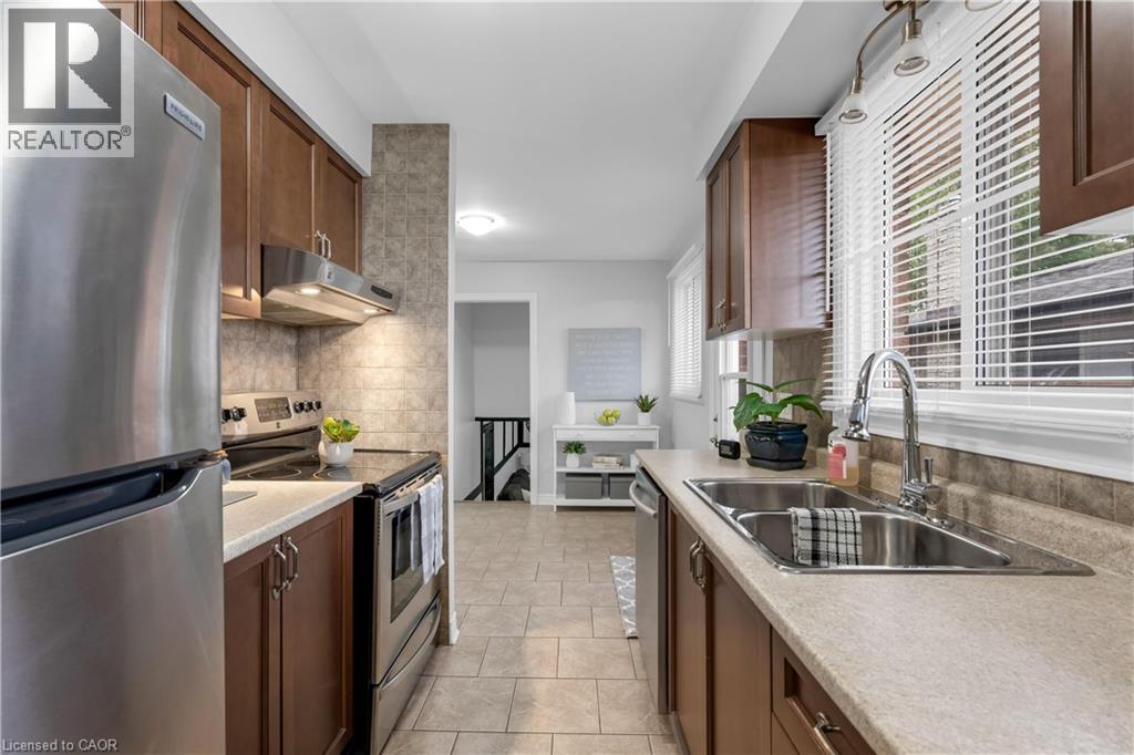 91 Guildwood Drive, Hamilton, Ontario  L9C 6S3 - Photo 10 - 40874455