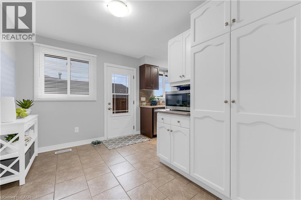 91 Guildwood Drive, Hamilton, Ontario  L9C 6S3 - Photo 12 - 40874455