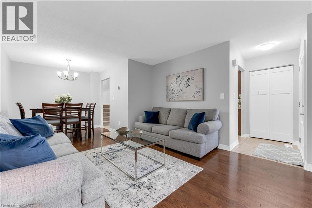 91 Guildwood Drive, Hamilton, Ontario  L9C 6S3 - Photo 5 - 40874455