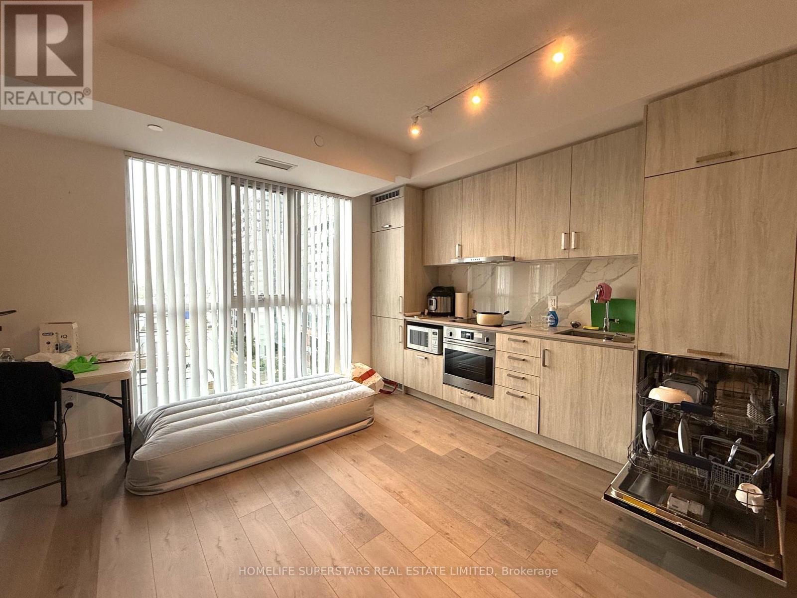 706 - 60 Honeycrisp Crescent, Vaughan, Ontario  L4K 0N5 - Photo 3 - N14091728