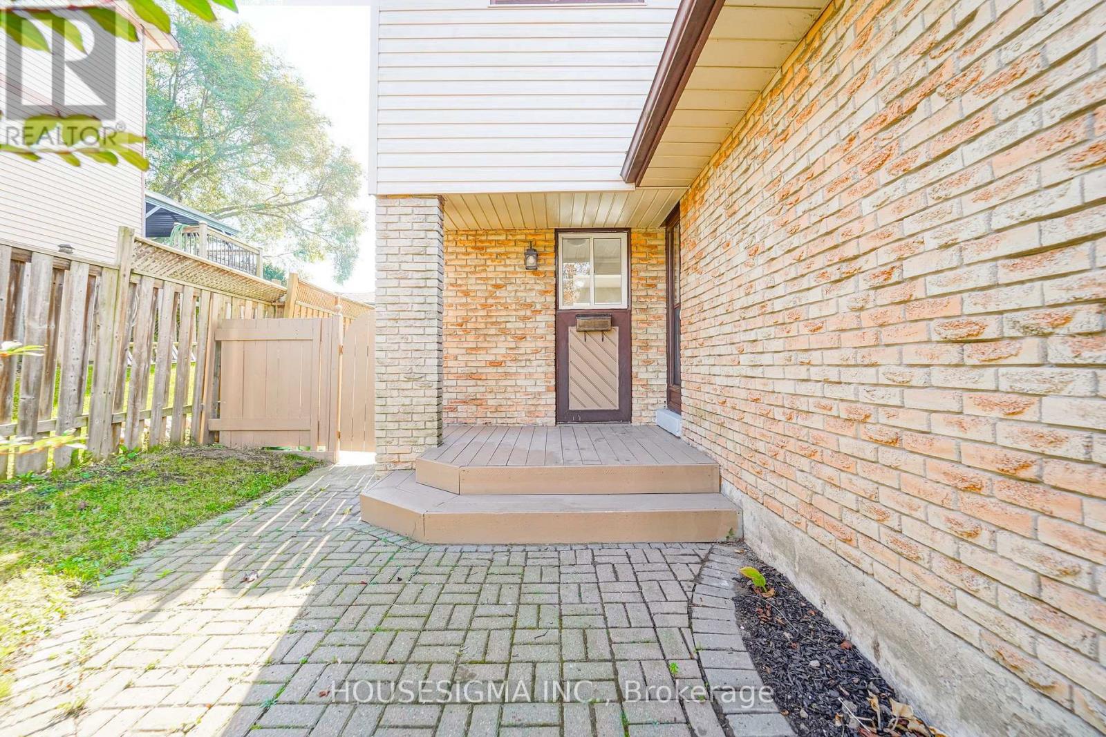 1167 Southdale Avenue, Oshawa, Ontario  L1H 7Y9 - Photo 4 - E14123062