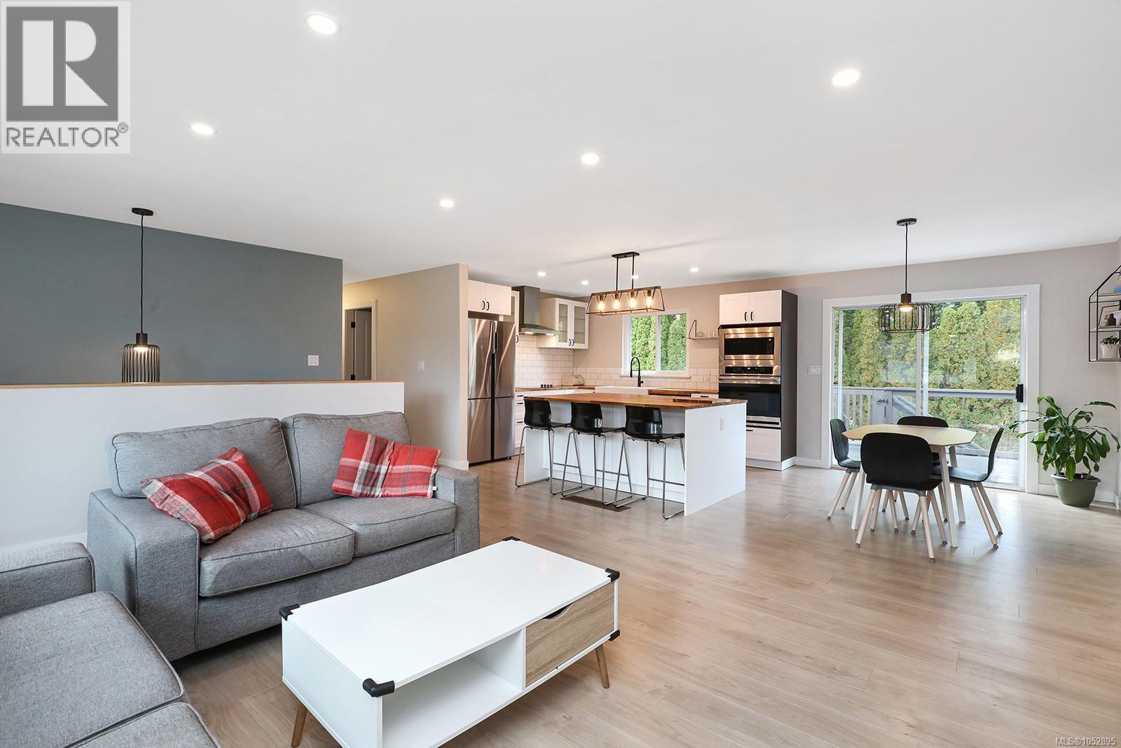 4082 Carey Pl