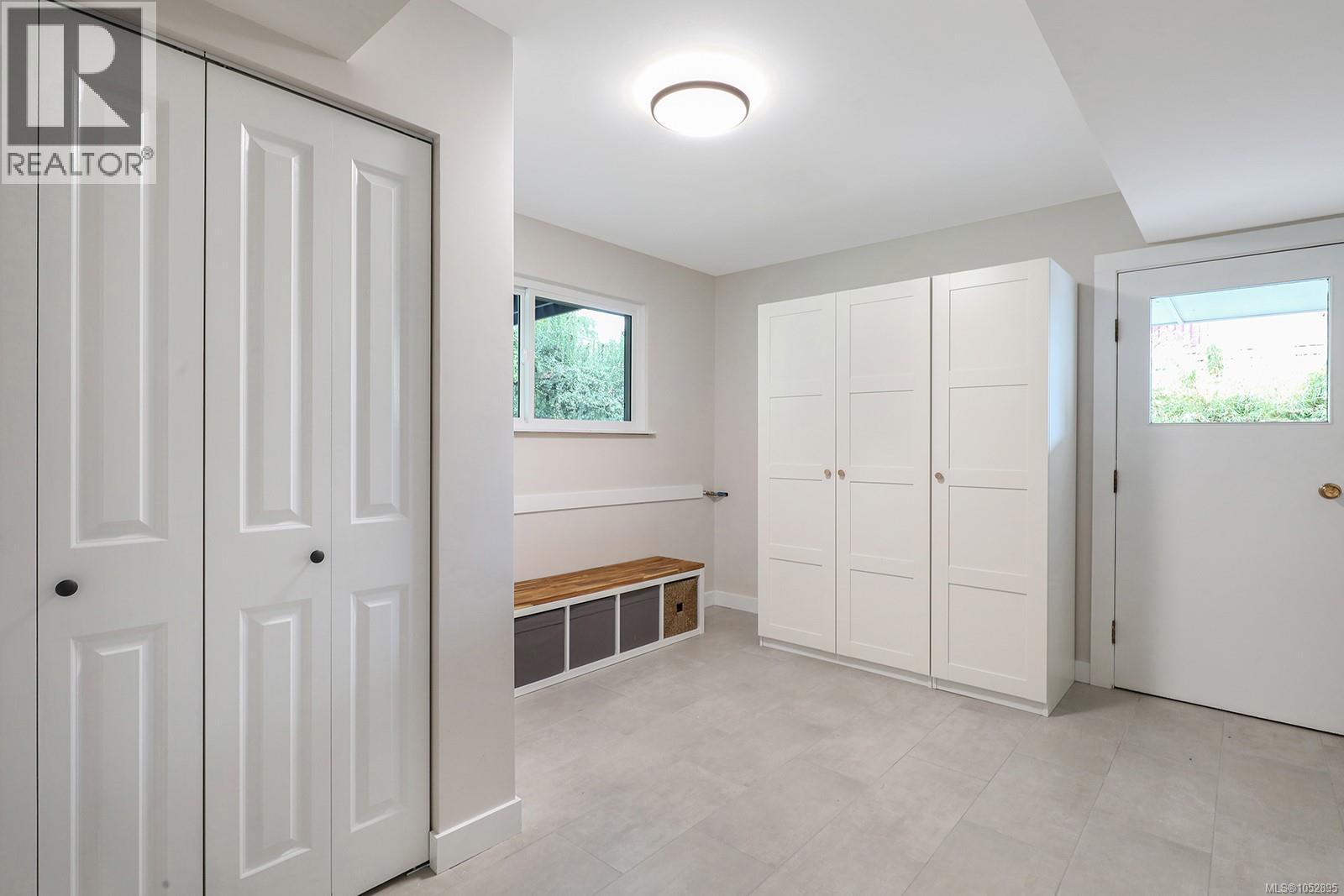 4082 Carey Pl