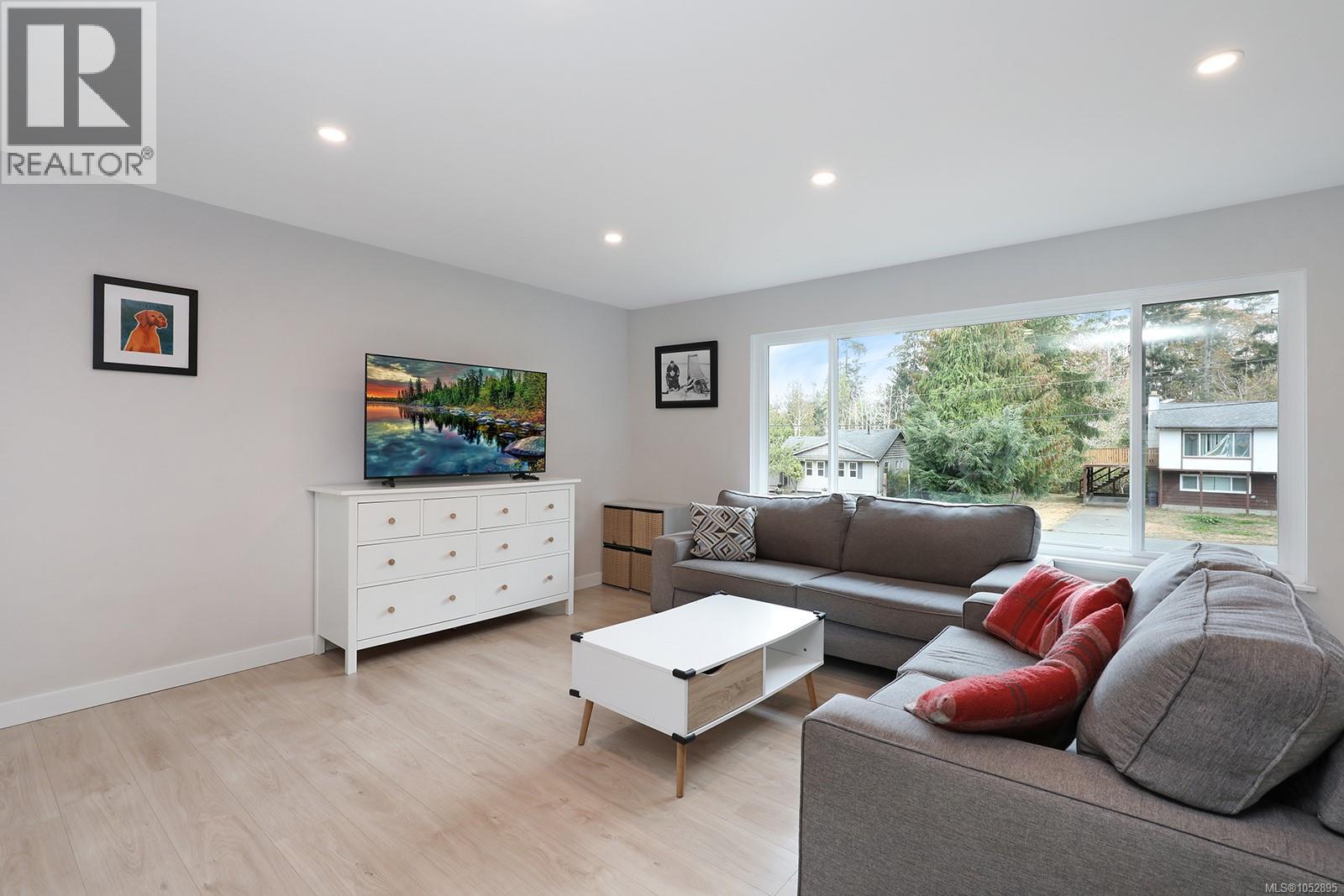 4082 Carey Pl