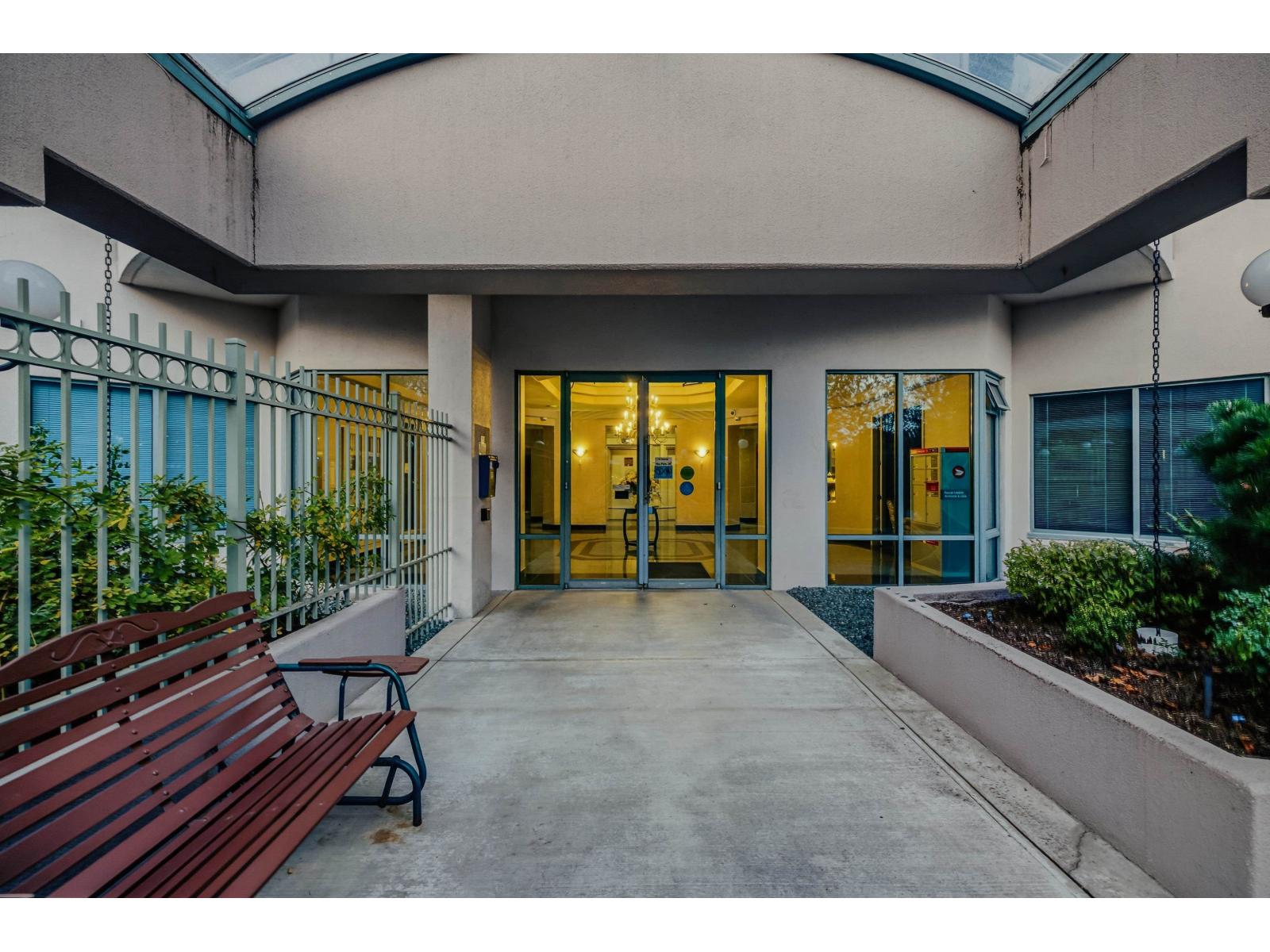 804 33065 Mill Lake Road, Abbotsford, British Columbia  V2S 8E6 - Photo 3 - R3179164