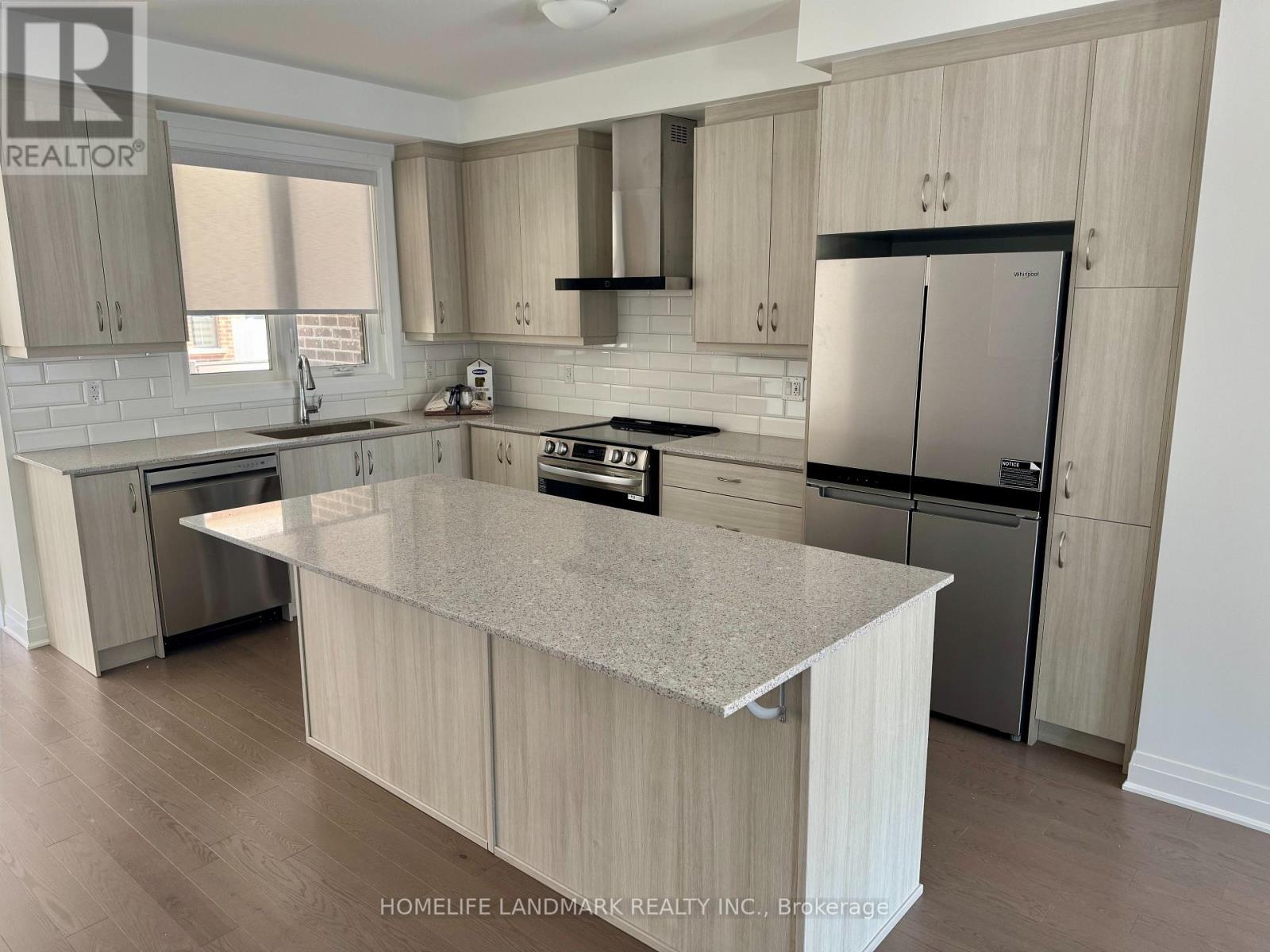 63 Wisla Avenue, Markham, Ontario  L6C 3M1 - Photo 2 - N14123078