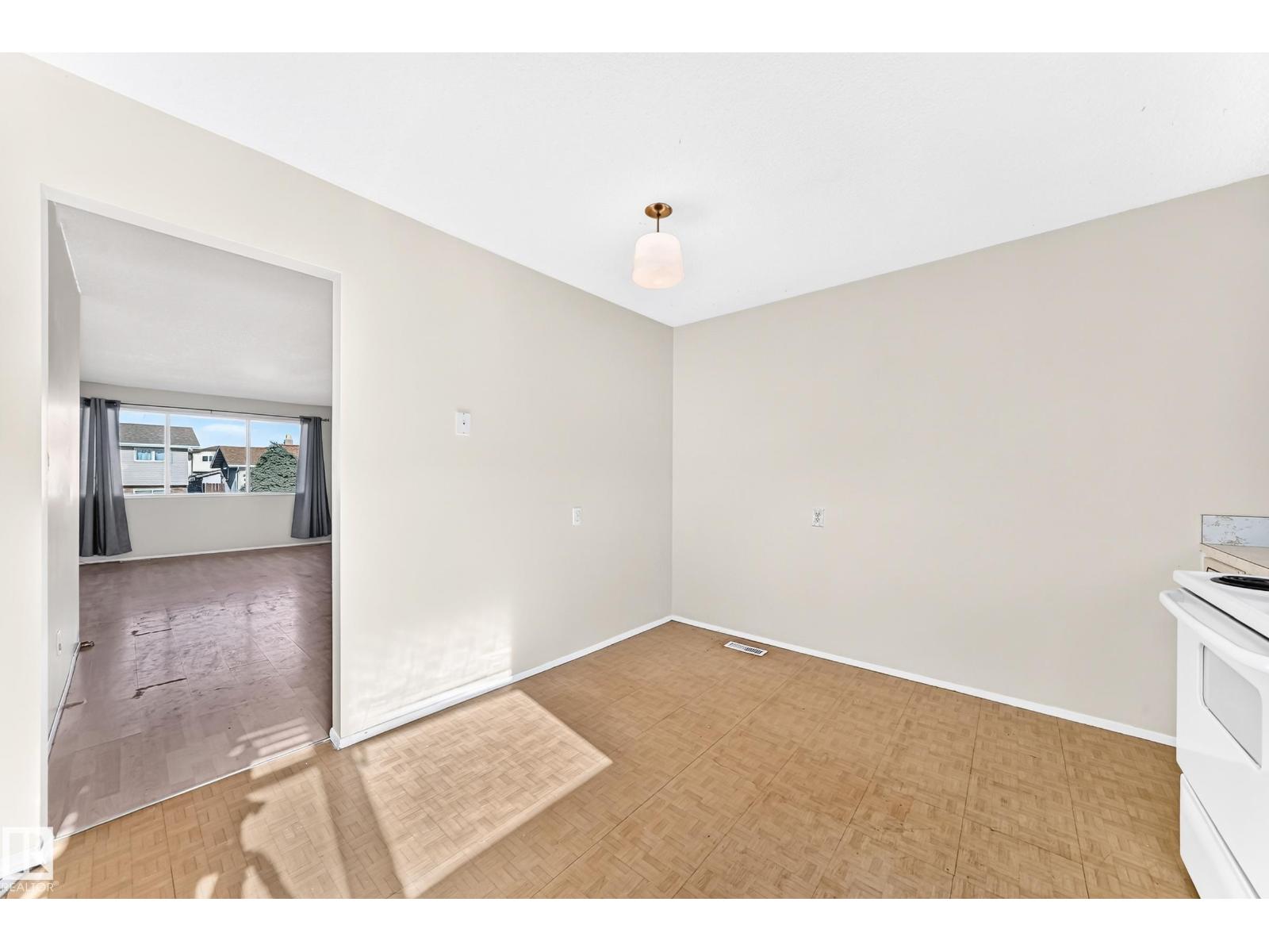 9527 139 Av NW, Edmonton, Alberta  T5E 5Z7 - Photo 8 - E4514494