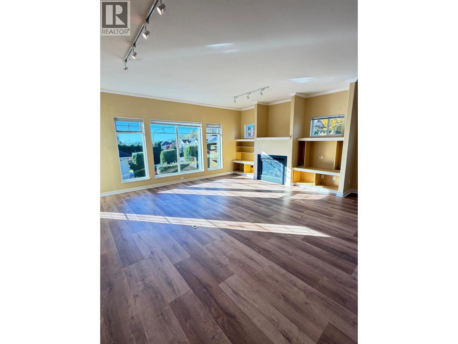 817 Aurora Way, Gibsons, British Columbia  V0N 1V9 - Photo 12 - R3179140