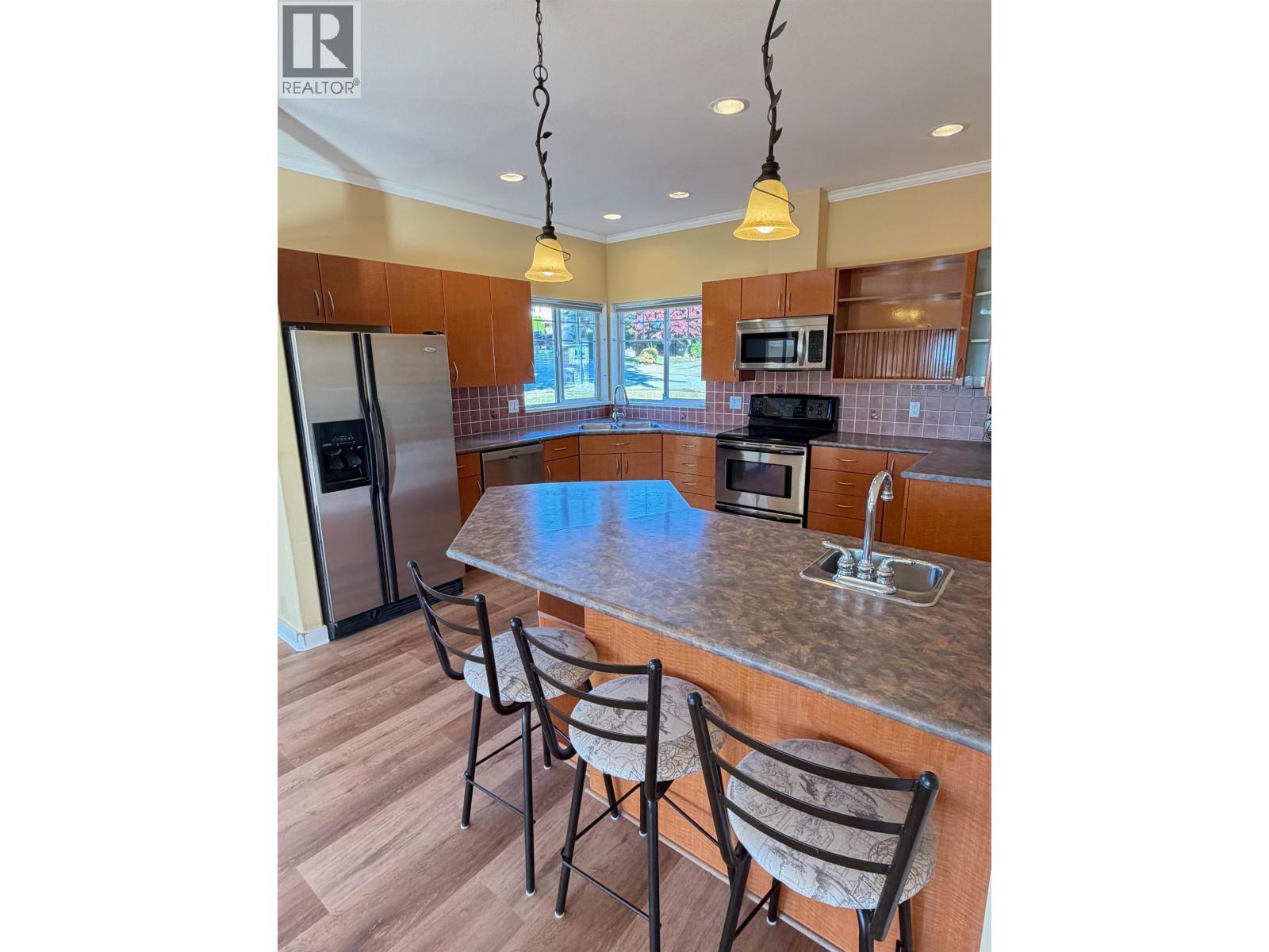817 Aurora Way, Gibsons, British Columbia  V0N 1V9 - Photo 15 - R3179140
