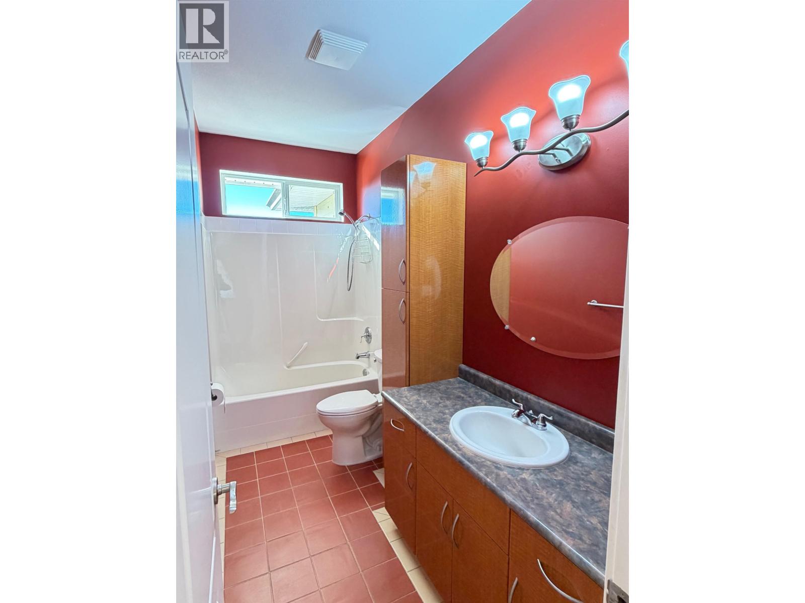 817 Aurora Way, Gibsons, British Columbia  V0N 1V9 - Photo 24 - R3179140
