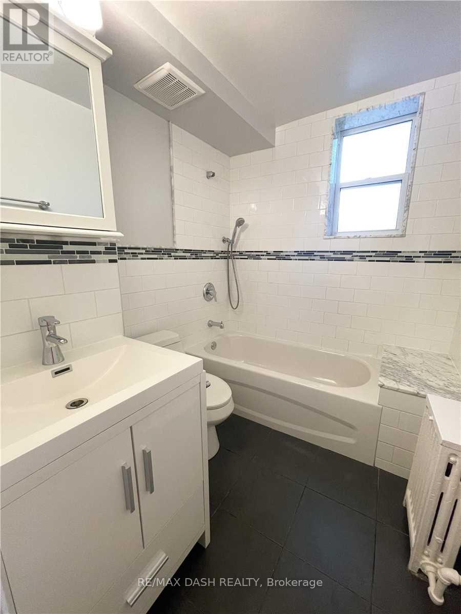 Lower - 79 Greensides Avenue, Toronto, Ontario  M6G 3P8 - Photo 10 - C14123148