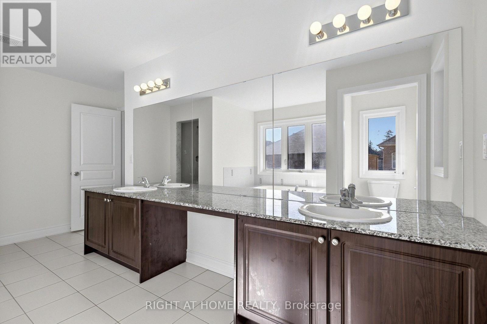 592 Mactier Drive, Vaughan, Ontario  L4H 4L5 - Photo 24 - N14123134