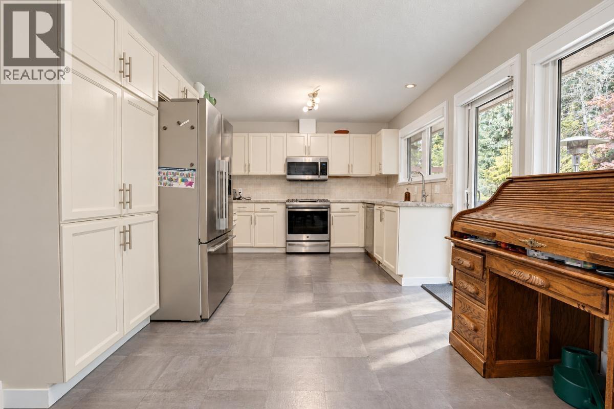696 Wellington Place, North Vancouver, British Columbia  V7K 3A1 - Photo 4 - R3178556