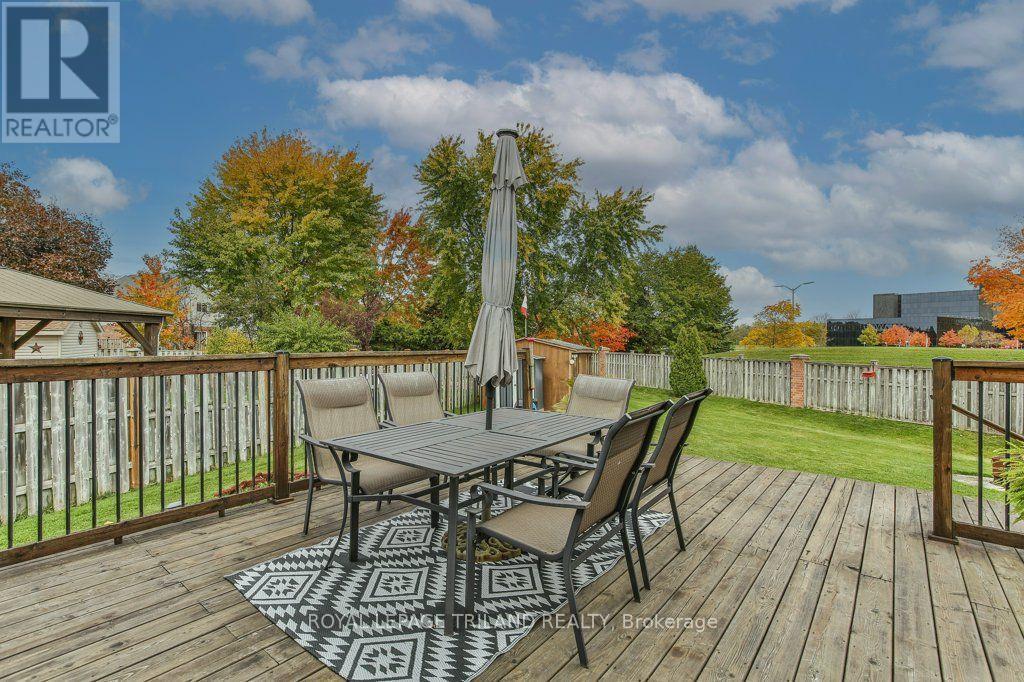 54 Bowcott Crescent, London East, Ontario  N5V 4W8 - Photo 38 - X14123166