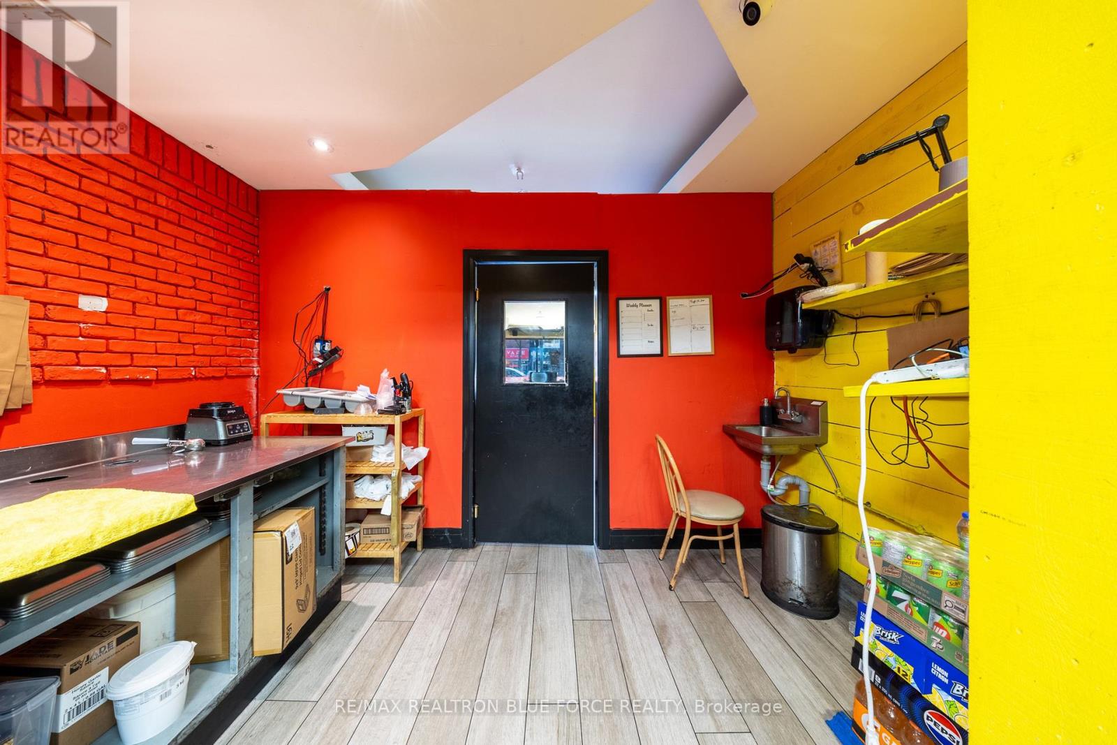 1100 Eglinton Avenue W, Toronto (Forest Hill North), Ontario  M6C 2E2 - Photo 12 - C14123176