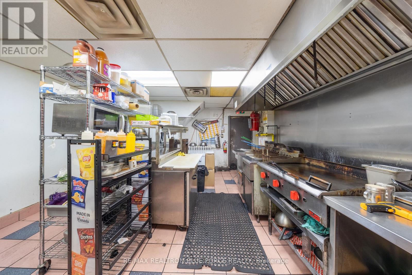 1100 Eglinton Avenue W, Toronto (Forest Hill North), Ontario  M6C 2E2 - Photo 15 - C14123176